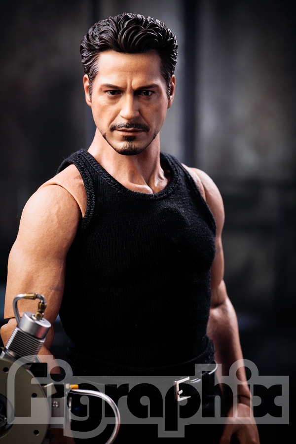 HOTTOYS】 アイアンマン２ トニー・スターク（アーク・リアクター開発