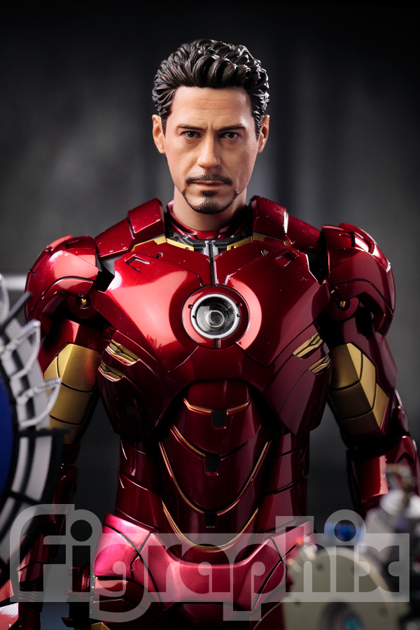 HOTTOYS】 アイアンマン２ トニー・スターク（アーク・リアクター開発 