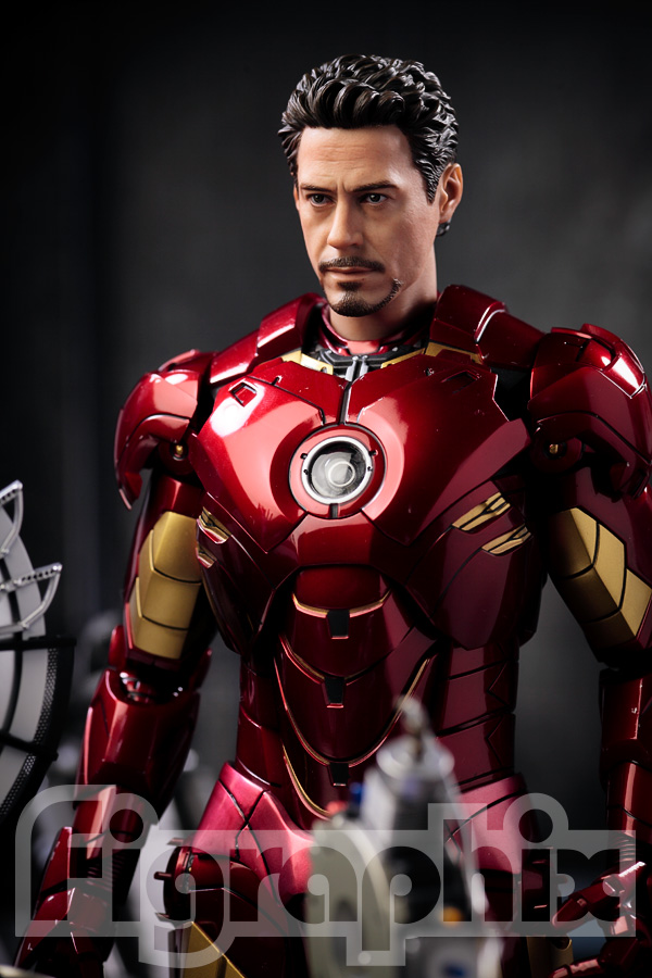 HOTTOYS】 アイアンマン２ トニー・スターク（アーク・リアクター開発 