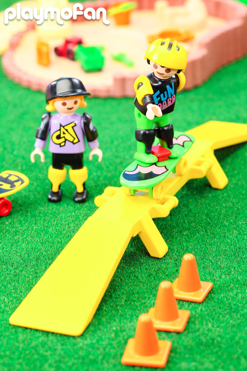 playmobil 3709 Children With Two Skate-Boards